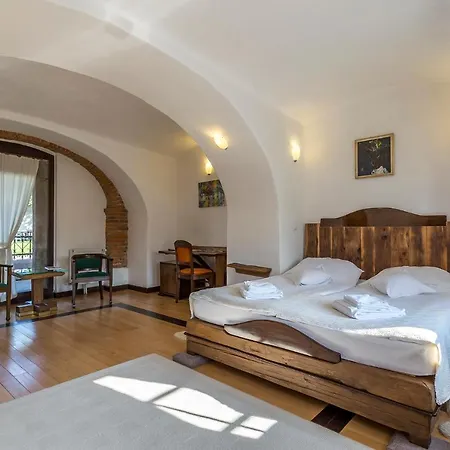 Hotel Castle Daniel 4*